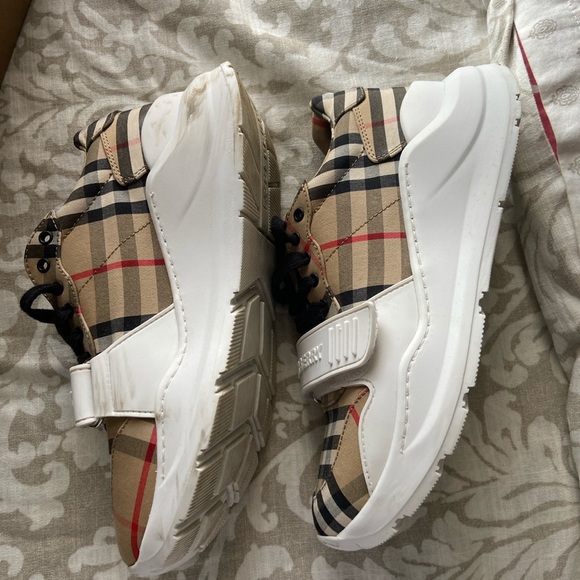 Burberry sneakers - Picture 3 of 5